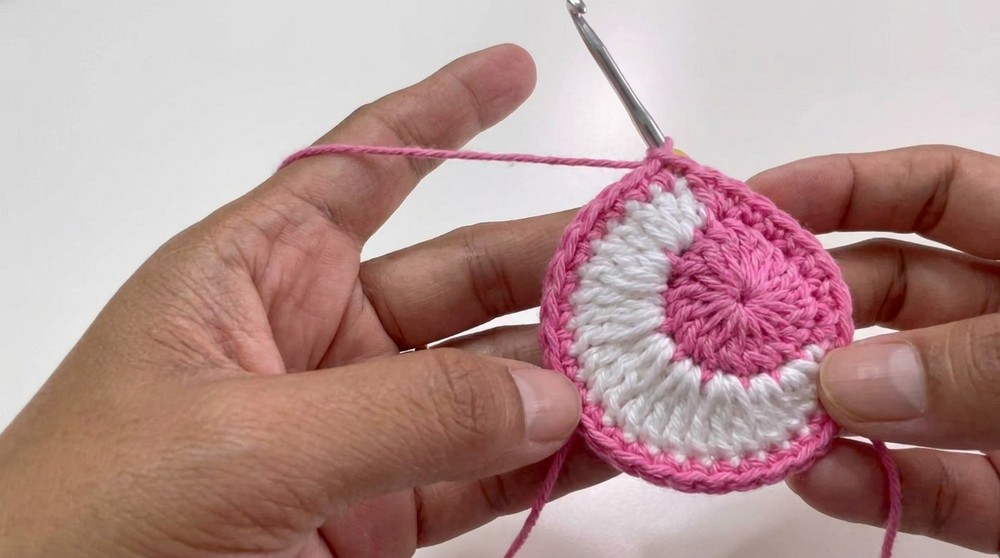 Crochet - Sun & Moon Granny Square Mini Pouch - Very Easy Pattern 6