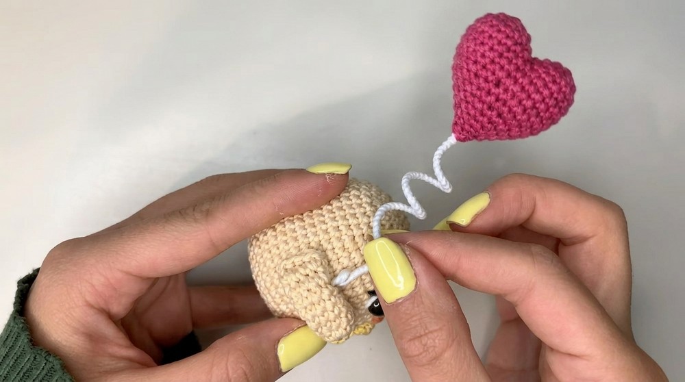Cutest Crochet Chicken With Heart Balloon Pattern 7