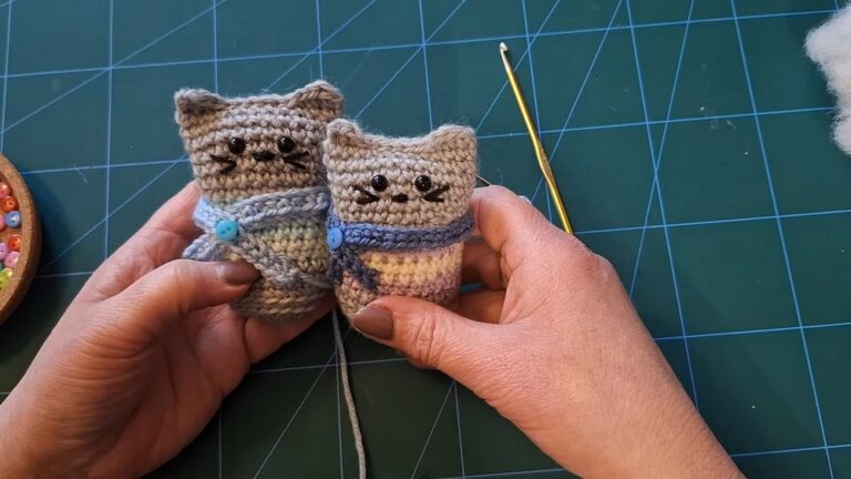 Crochet Winter Cat Wearing Scarf Amigurumi Pattern