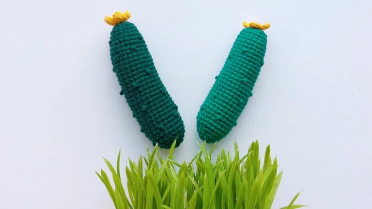 Cute Crochet Cucumber Pattern For Play Kitchens