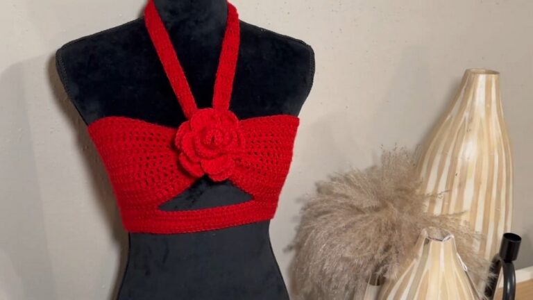 Stylish Crochet Rose Halter Top To Highlight Your Shoulders