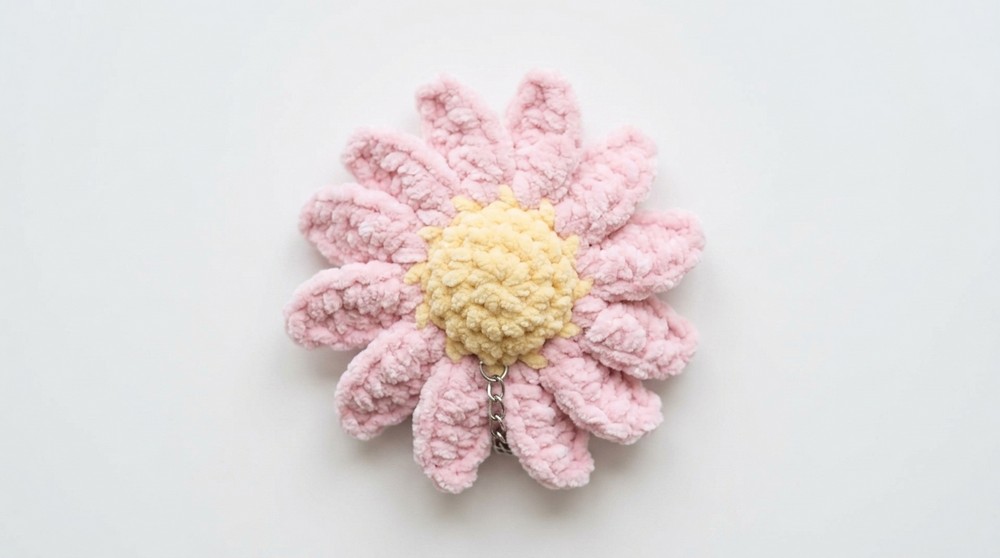 Breezy Crochet Daisy Flower Keychain Pattern 5