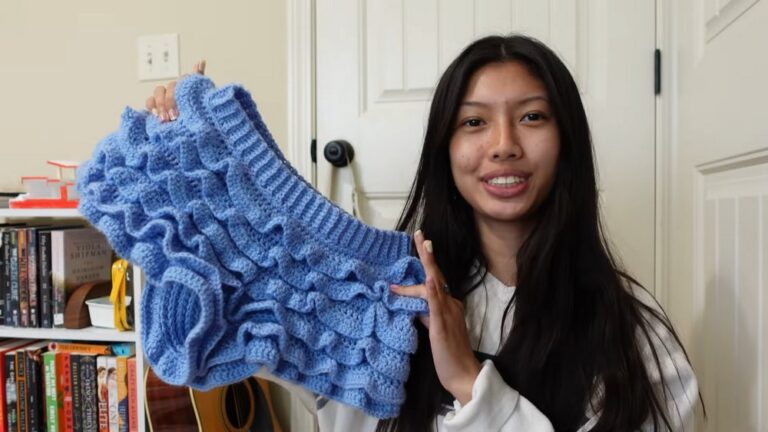 Bright Crochet Ruffle Shorts Pattern 5