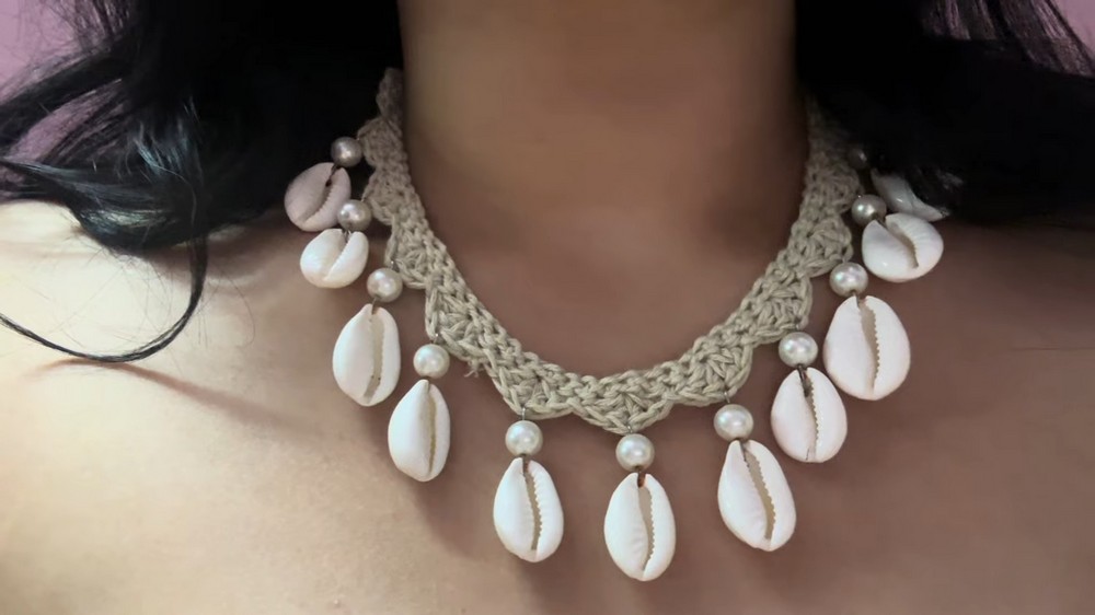 Trendy Shell Necklace Crochet Pattern 5