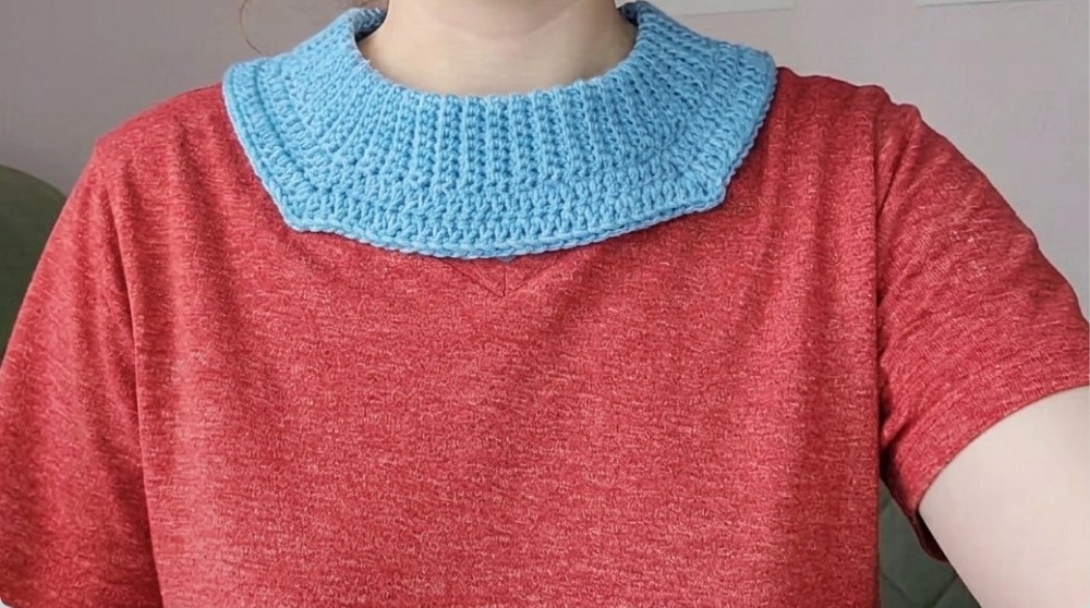 Cozy Crochet Raglan Sweater for Winter Fashion 4