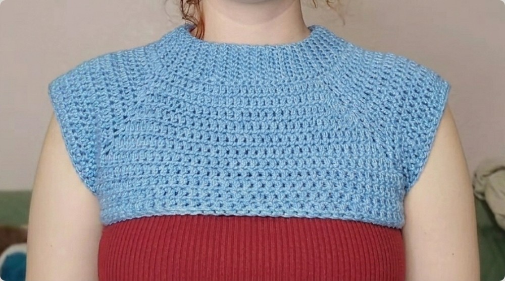 Cozy Crochet Raglan Sweater for Winter Fashion 5