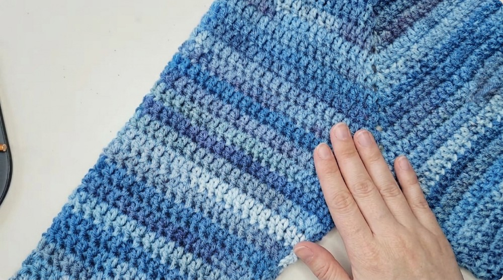 Cozy Crochet Raglan Sweater for Winter Fashion 6