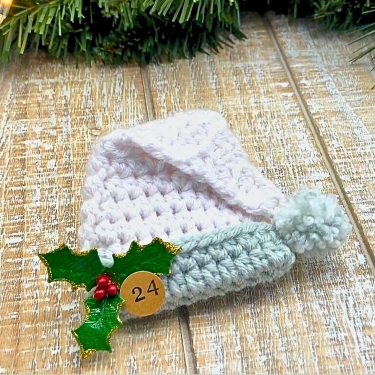 Magical Crochet Santa Hat Advent with Festive Glow