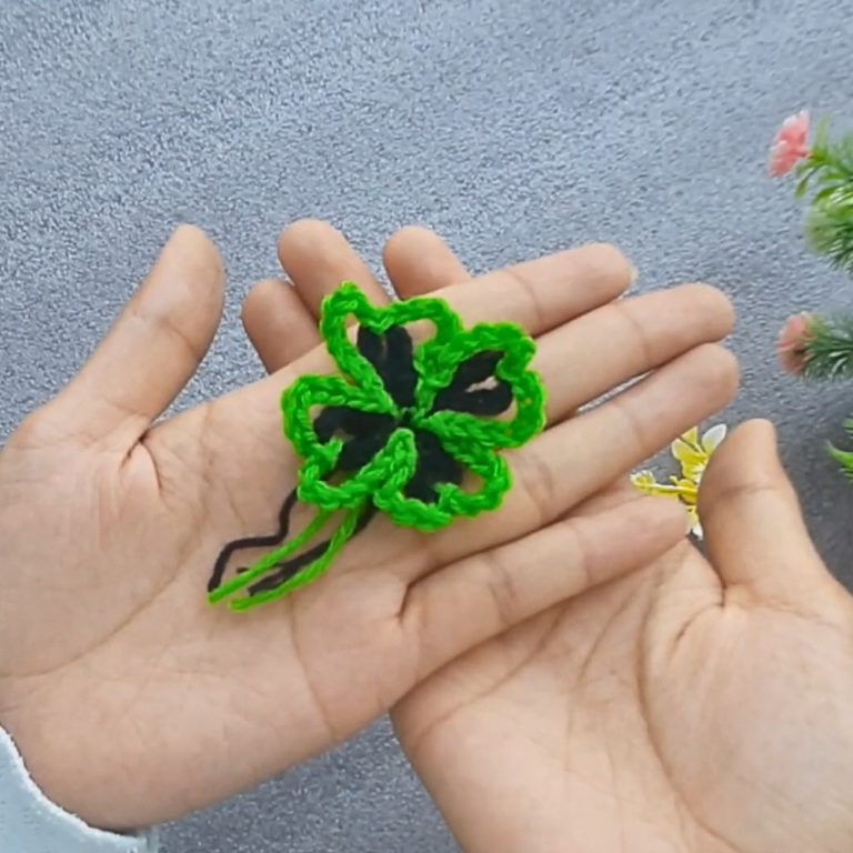 Fresh Crochet Flower Designed for Fashion