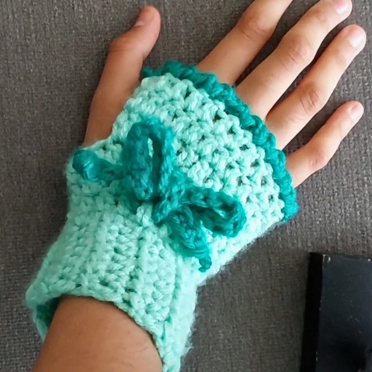 Soft Crochet Fingerless Gloves Perfect for Cozy Vibes