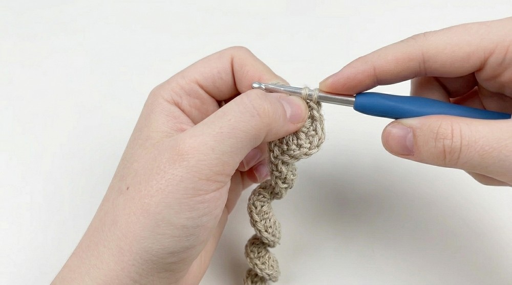 Elegant Crochet Clutch Pattern to Carry With Confidence 4