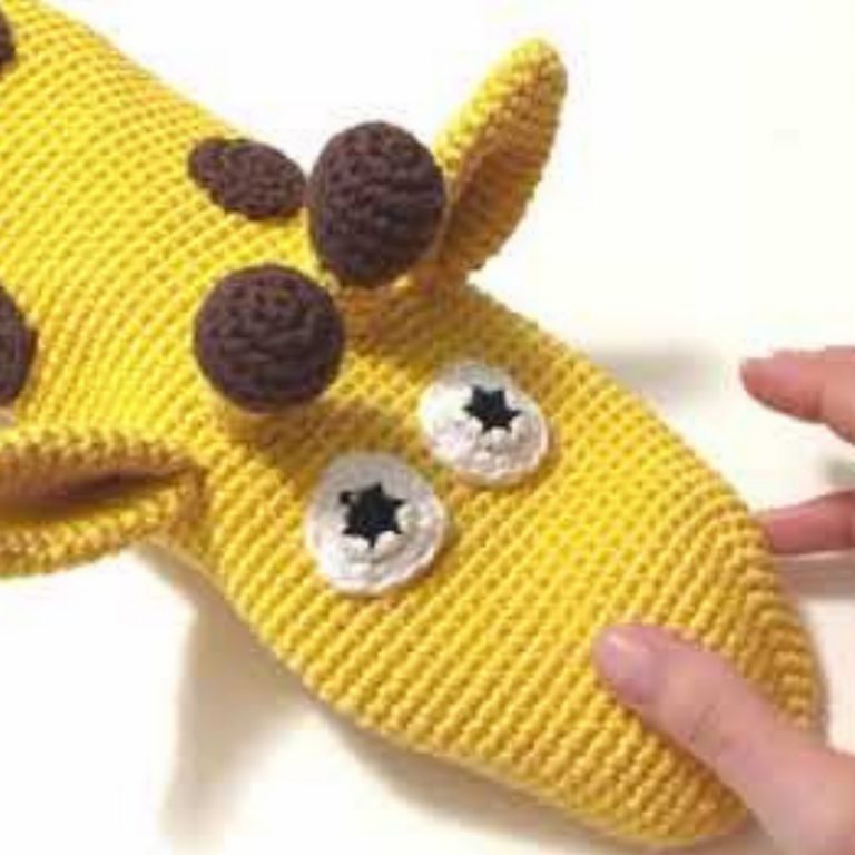 Cheerful Crochet Giraffe Hand Puppet in Playrooms