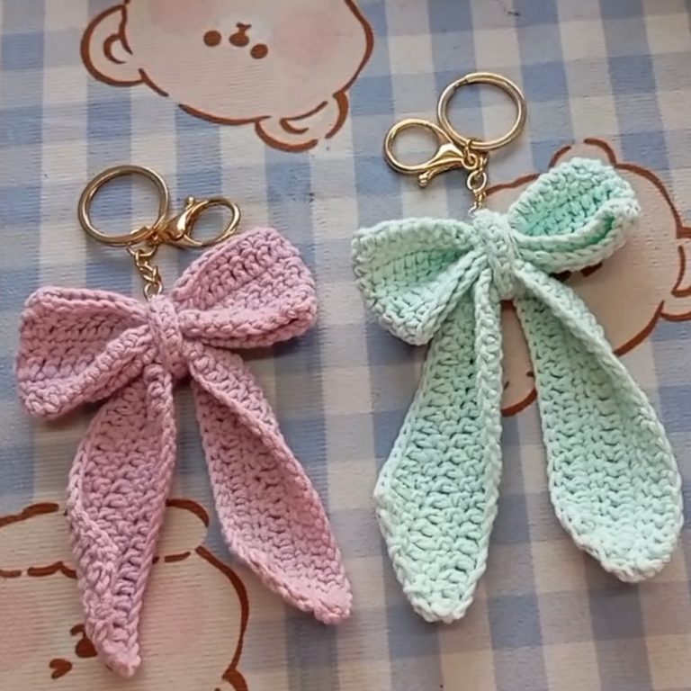 Fabulous Crochet Bow Keychain Ideal for Cute Collectibles