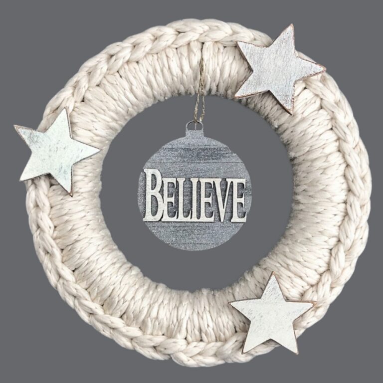 Free Crochet Chunky Yarn Wreath Pattern to Update Any Space