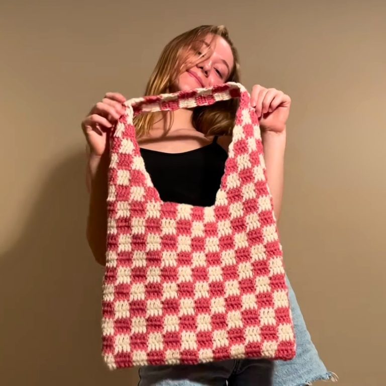Trendy Crochet Checkered Bag Perfect for Fashion-Forward Looks