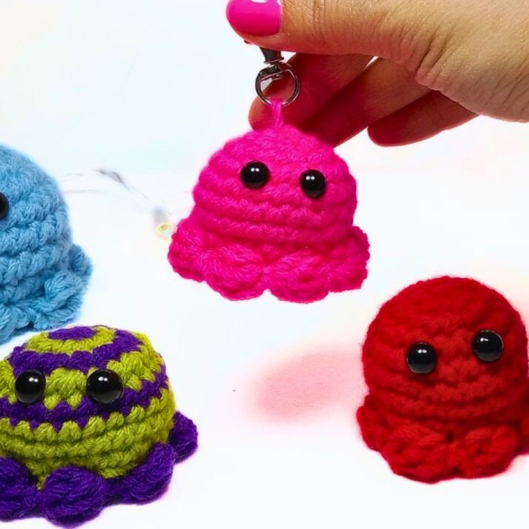 Cheerful Crochet Octopus Keychain with Fun Accessories