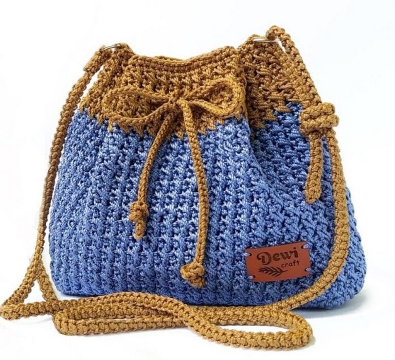 Trendy Crochet Drawstring Bag Pattern to Complete Any Outfit
