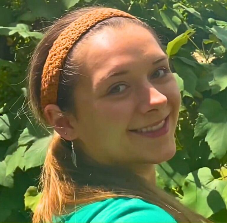 Stylish Crochet Celeste Headband Pattern to Keep You Cozy