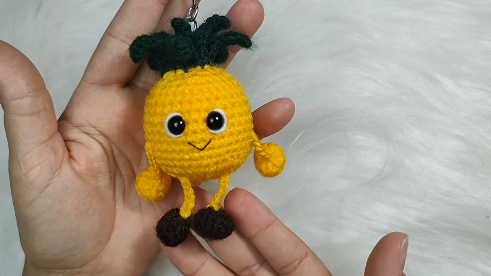 Step-by-Step Crochet Pineapple Keychain Pattern for a Fun Look ...