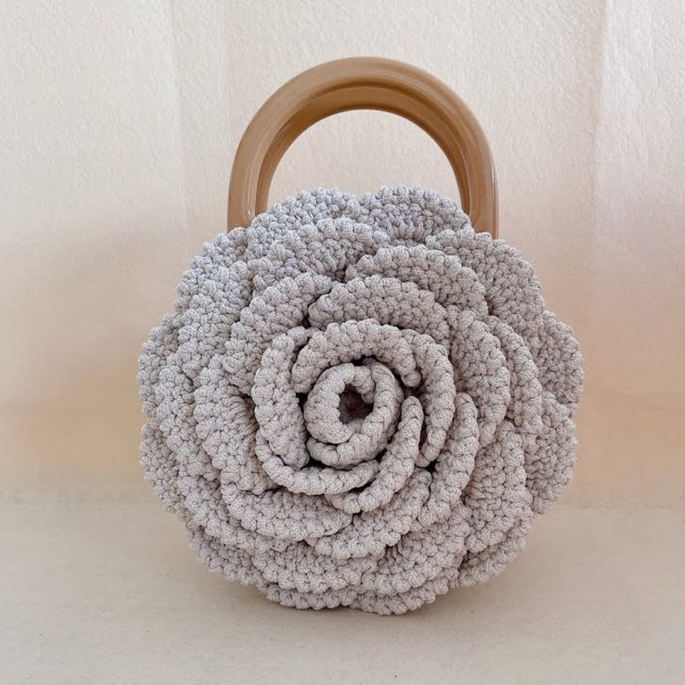 How to Free Crochet Rose Bag Pattern for Bold and Pretty Details