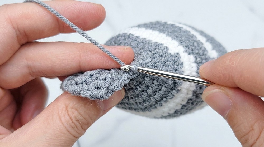 Free Crochet a Clownfish Keychain Pattern for a Playful Accessory