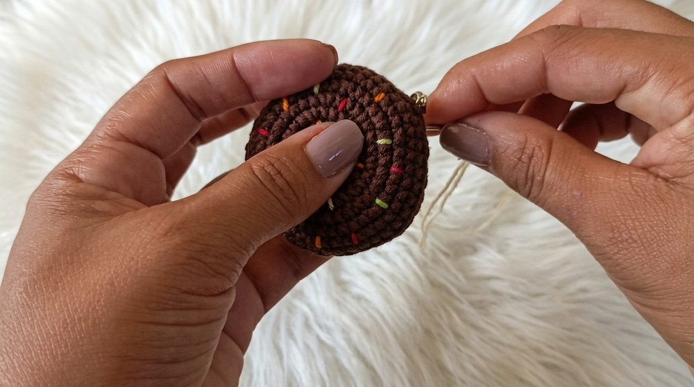 Crochet a Donut Keychain Pattern for Playful Bag or Key Decor