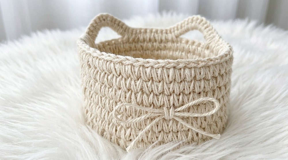Easy Crochet Kitten Cachepot Pattern for Adorable Storage