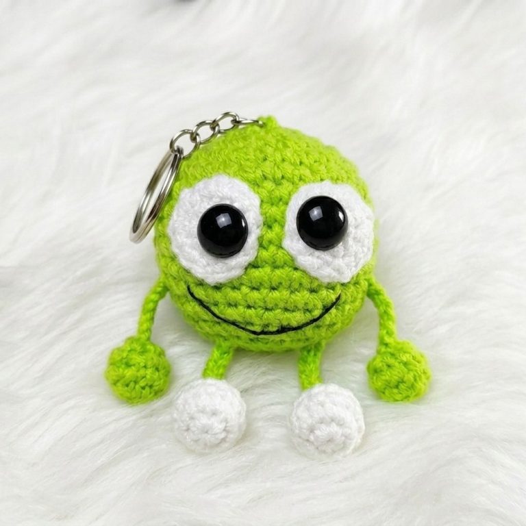 Free Crochet Emoji Keychain Pattern for Cute Bag Decoration