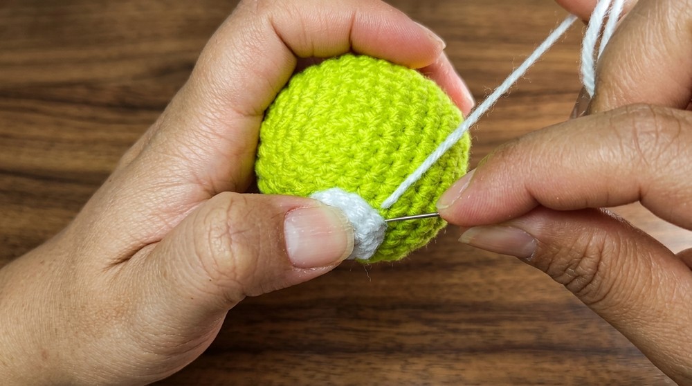 Free Crochet Emoji Keychain Pattern for Cute Bag Decoration