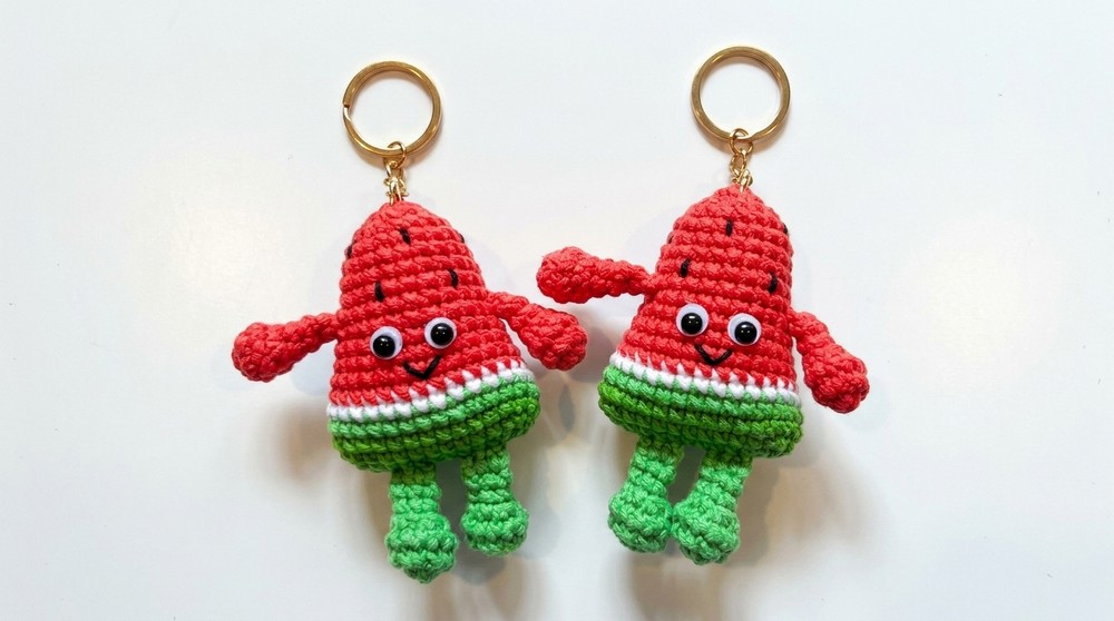 How to Crochet a Watermelon Keychain Pattern for Summer Vibe