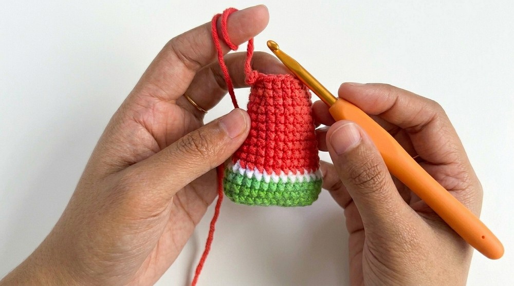 How to Crochet a Watermelon Keychain Pattern for Summer Vibe