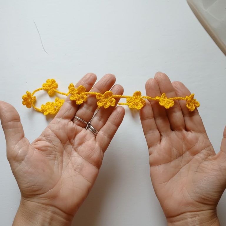 Learn Free Crochet Spring Necklace Pattern for Gorgeous Looks