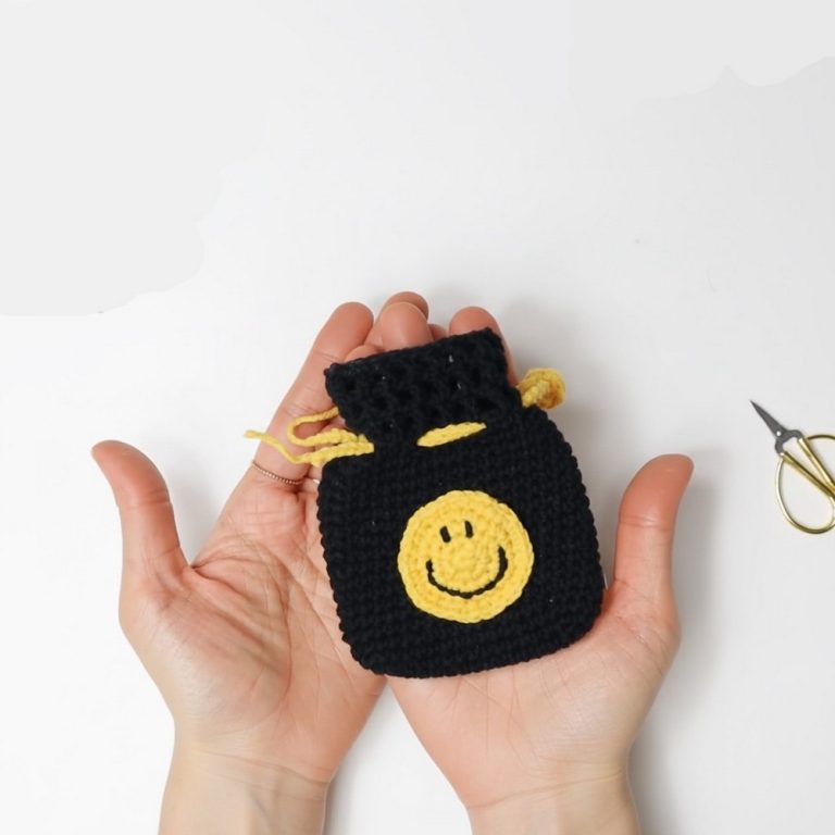 Cheerful Crochet Smile Pouch Pattern for Little Treasures