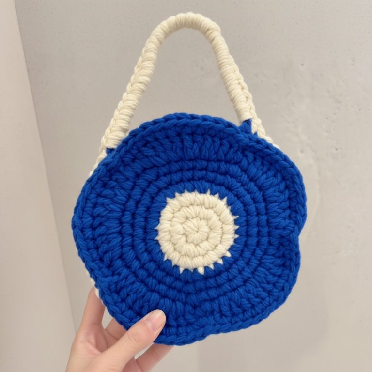 Crochet a Floral Handbag Pattern That Complements Any Look