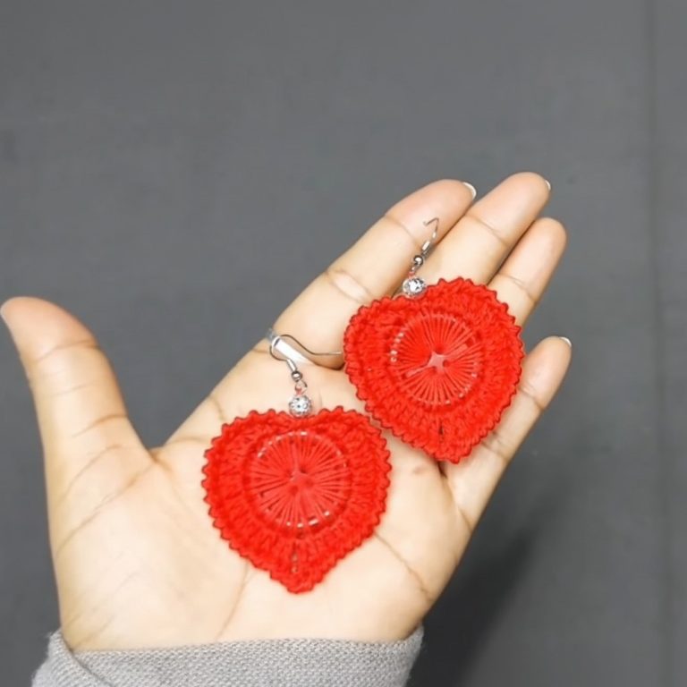 Learn the Crochet Heart Earrings Pattern That Wows Every Time