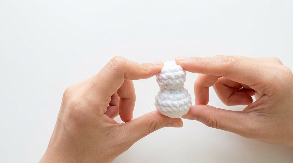 Adorable Crochet Snowman Pattern for Festive Handmade Decor
