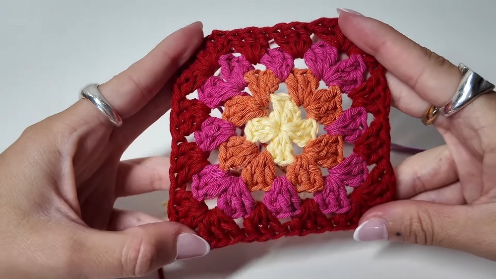 Crochet Granny Shoulder Bag Pattern 3