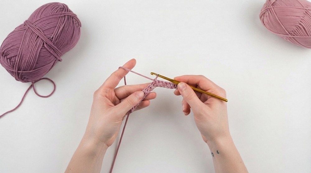 How to make an easy baby crochet jumpsuit 3