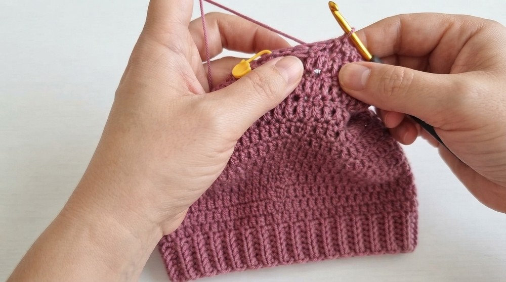 How to make an easy baby crochet jumpsuit 6