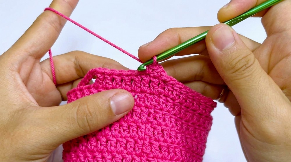 Crochet Mini Bag With Bow Pattern