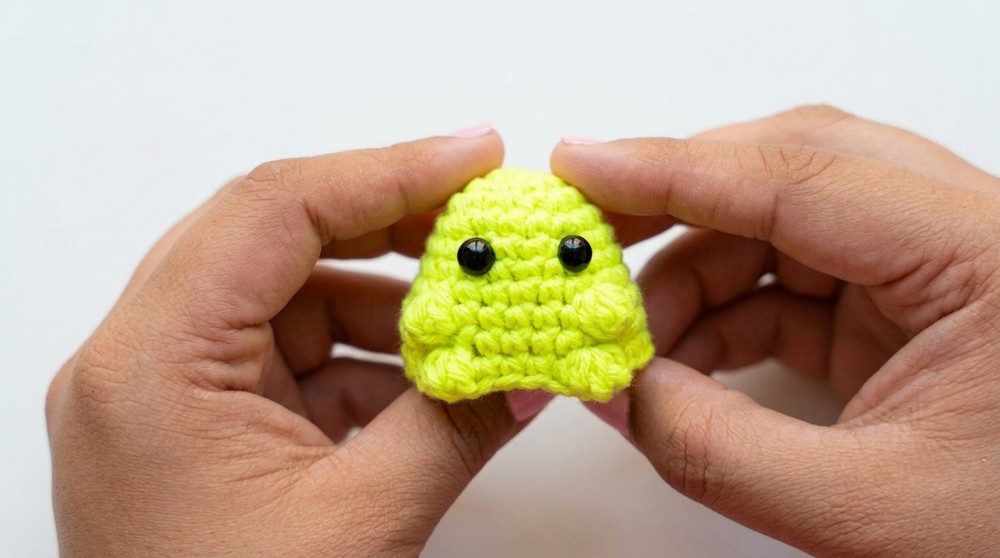 Baby Axolotl Amigurumi Easy Almost No Sew Step-by-Step Crochet Keychain Tutorial for Beginners 6