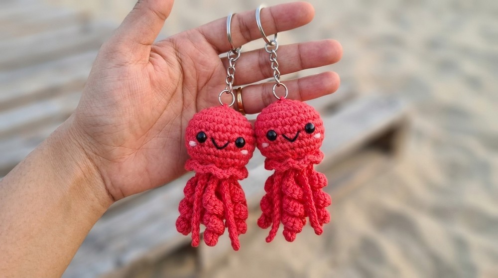 Crochet Baby Jellyfish Amigurumi with Curly Tentacles and Ruffle Details 2