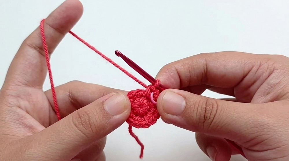 Crochet Baby Jellyfish Amigurumi with Curly Tentacles and Ruffle Details 4