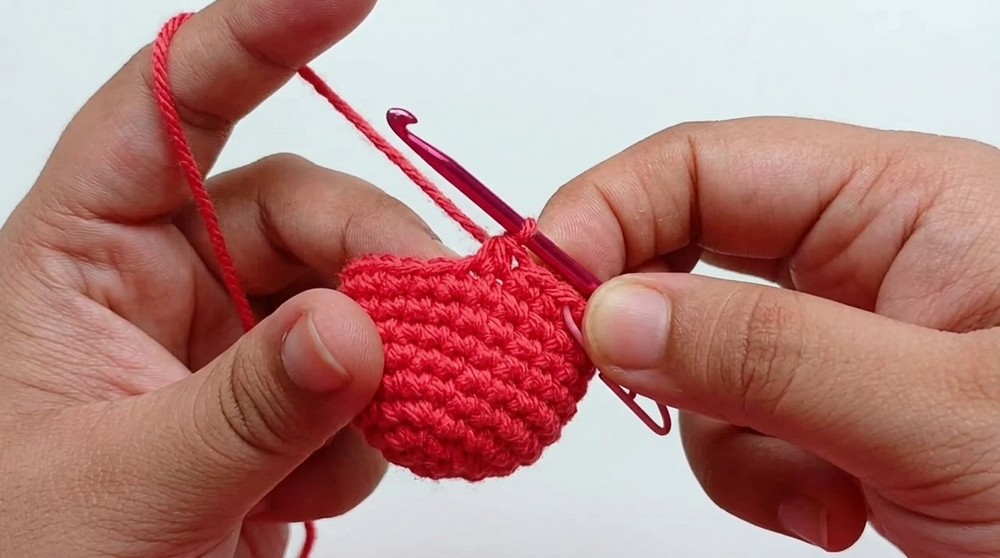 Crochet Baby Jellyfish Amigurumi with Curly Tentacles and Ruffle Details 5