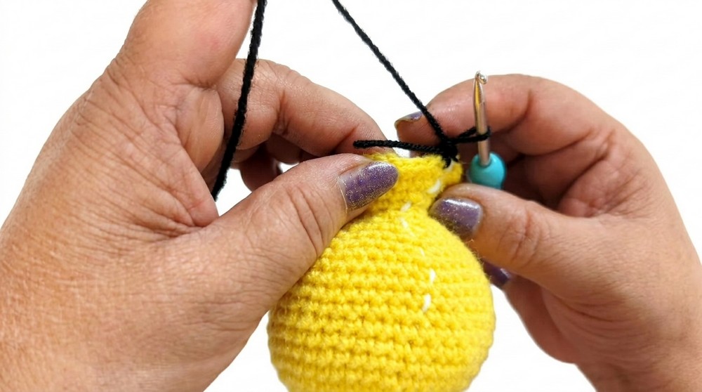 Crochet Bee Amigurumi Pattern 2