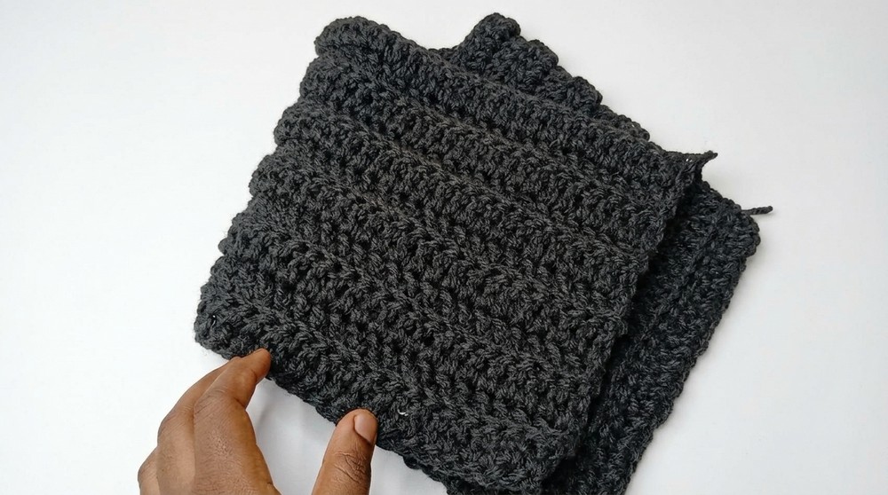 Crochet Cowl Scarf With Buttons Pattern 3