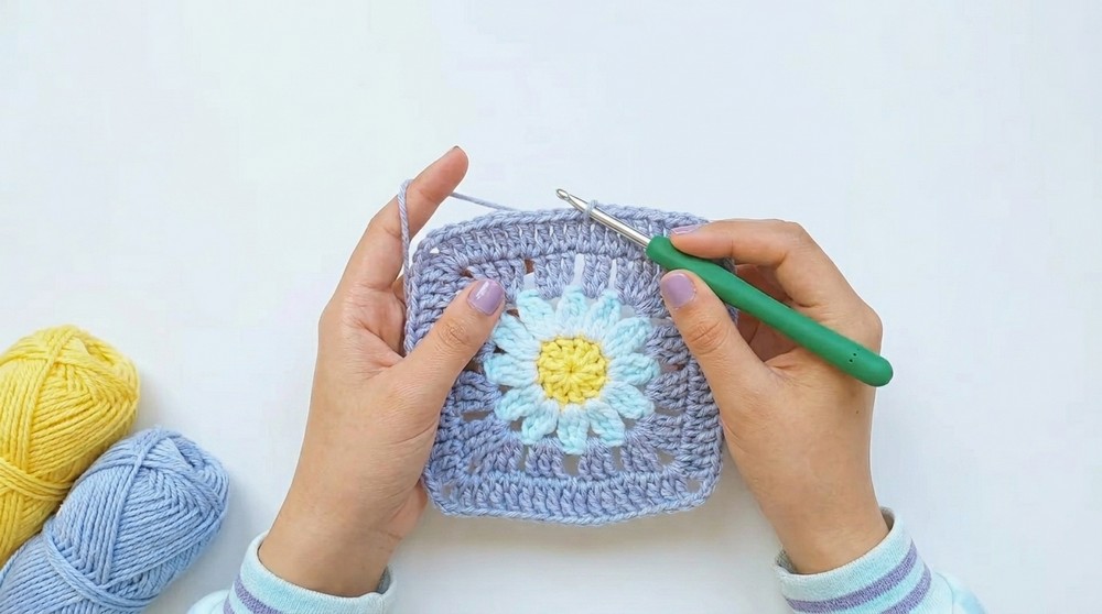 Crochet Daisy Backpack Pattern 2