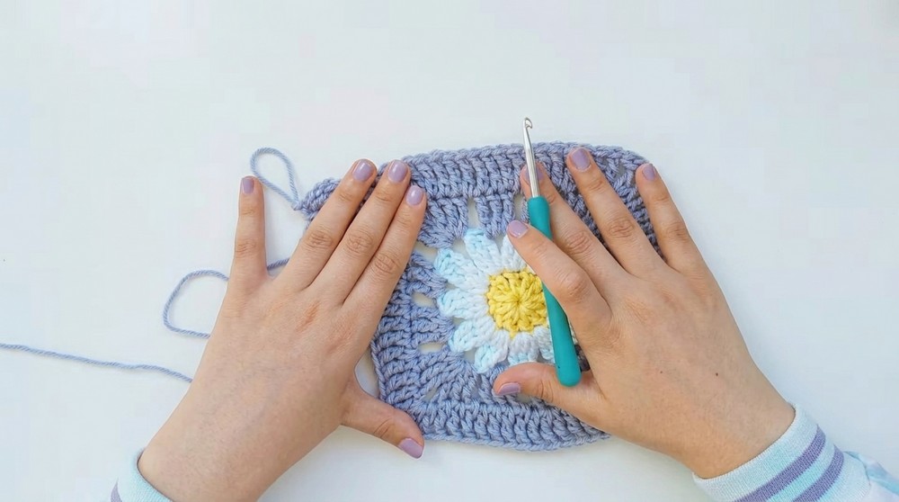 Crochet Daisy Backpack Pattern 3
