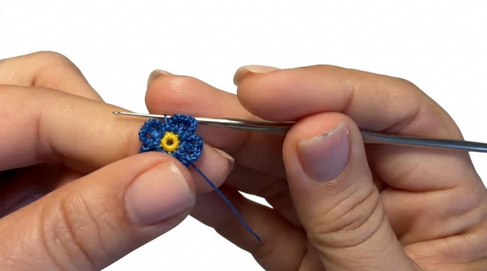 Crochet Flower Keychain Pattern 3