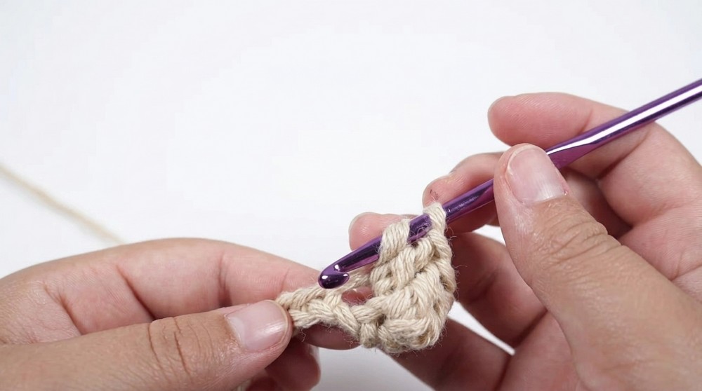 Crochet Handbag Pattern 1